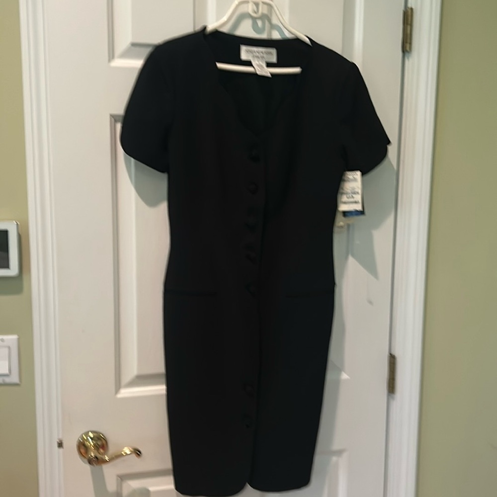 Jones New York evening collection black dress. Size 6